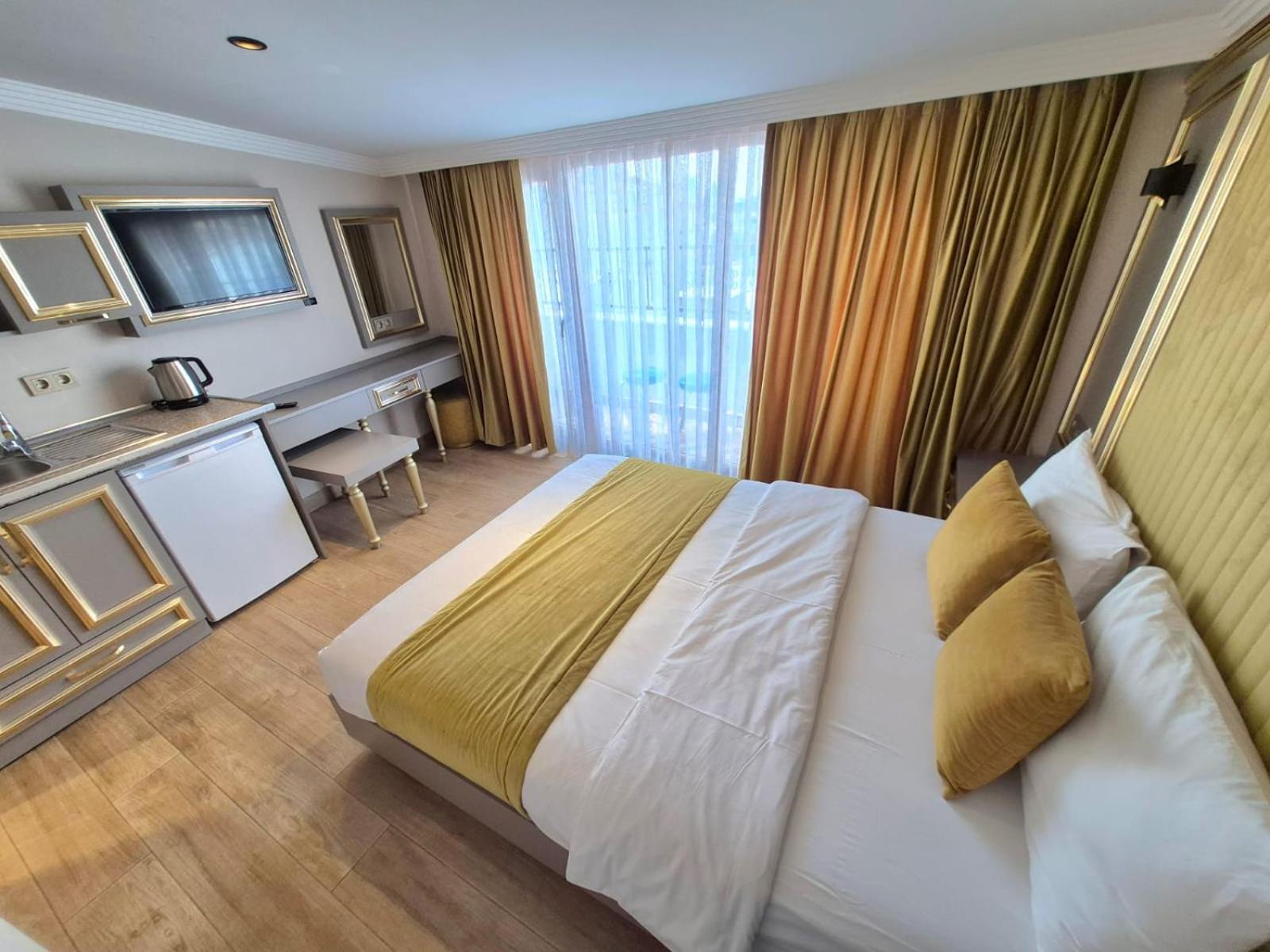 Taksim La Marino Hotel Istanbul Exterior photo